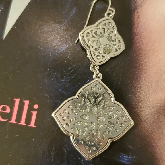 Silver tone beautiful earrings pierced ears NEW - Picture 2 of 5